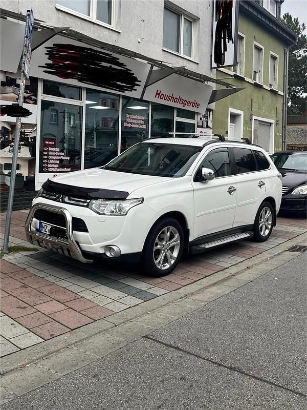 Weiß Gebraucht 2013 Mitsubishi Outlander SUV | 15.000 € - Bild 1/4