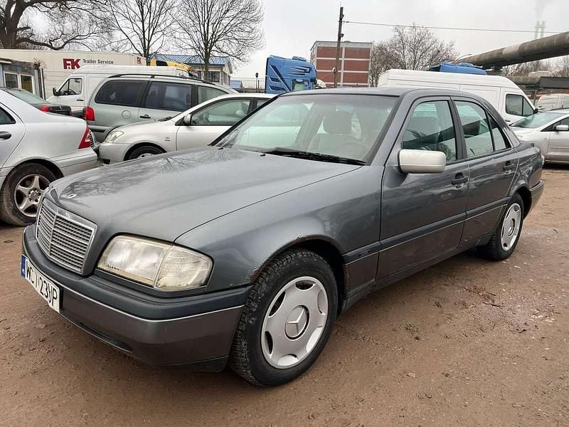 Other Gebraucht 1996 Mercedes C220 Classic Limousine | 2.000 € (Guter Preis) - Bild 1/4