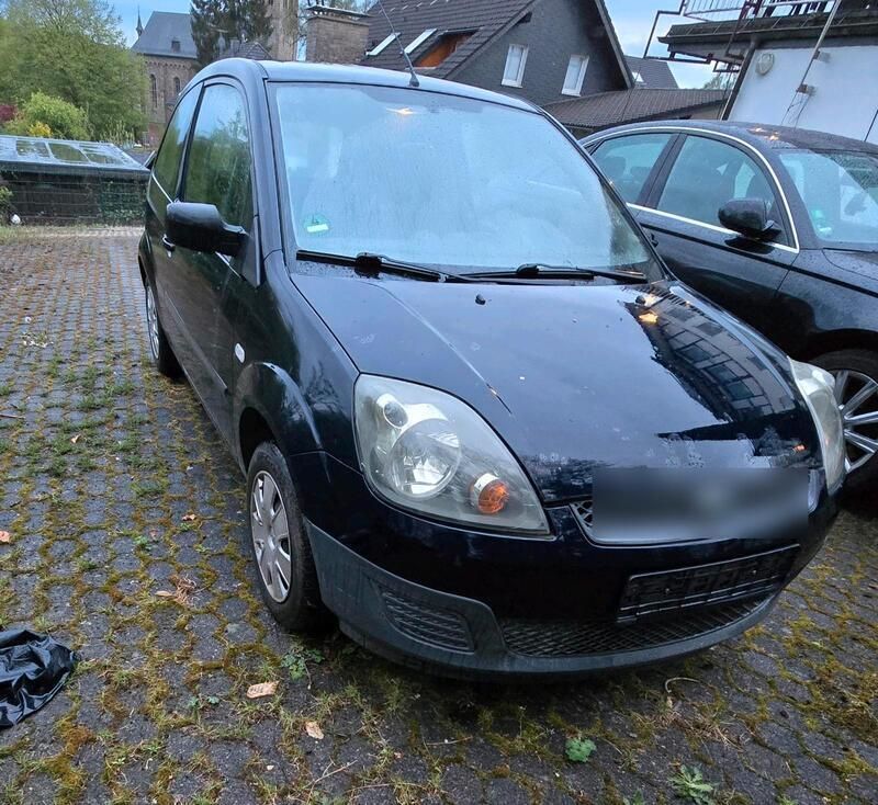 Blau Gebraucht 2005 Ford Fiesta Kleinwagen | 999 € (Guter Preis) - Bild 1/4