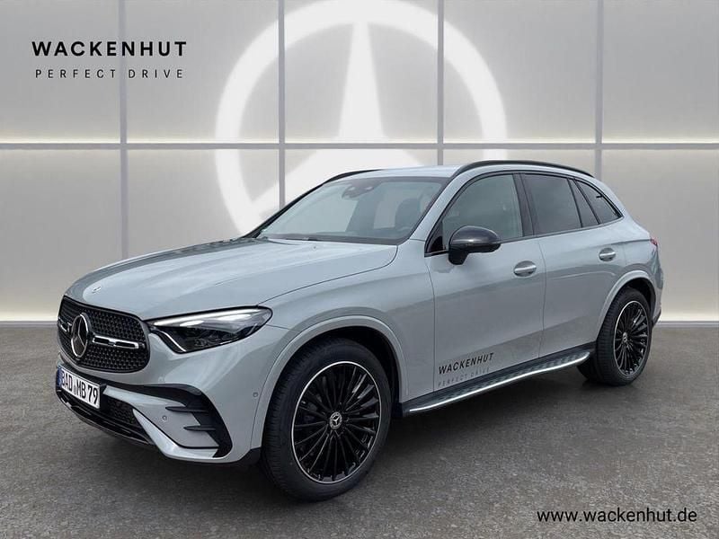 Grau Gebraucht 2025 Mercedes GLC220 AMG SUV | 69.290 € (Fairer Preis) - Bild 1/4