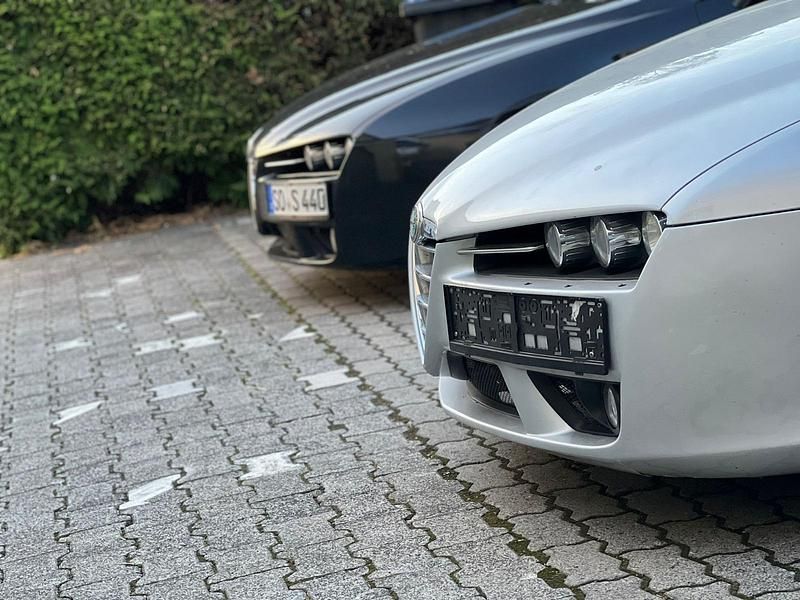 Silber Gebraucht 2006 Alfa Romeo Brera Coupé | 5.750 € - Bild 1/4