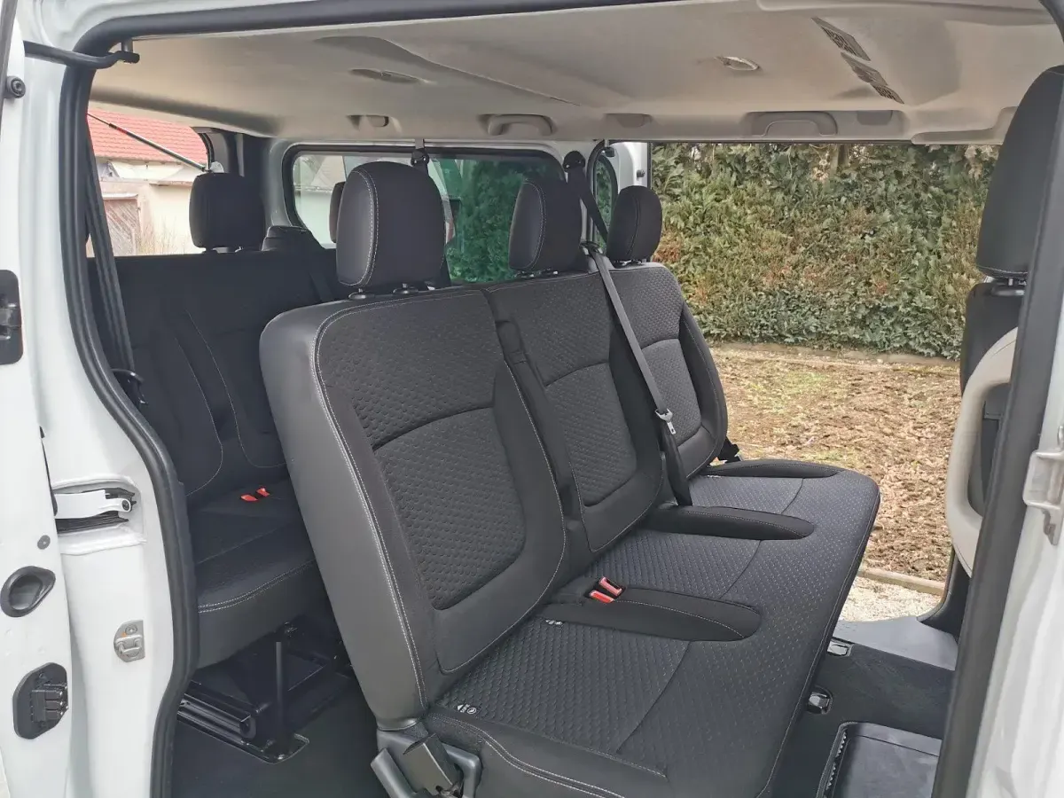 Gebraucht Opel Vivaro 145 PS (106 kW) 2017 Weiß Van / Kleinbus