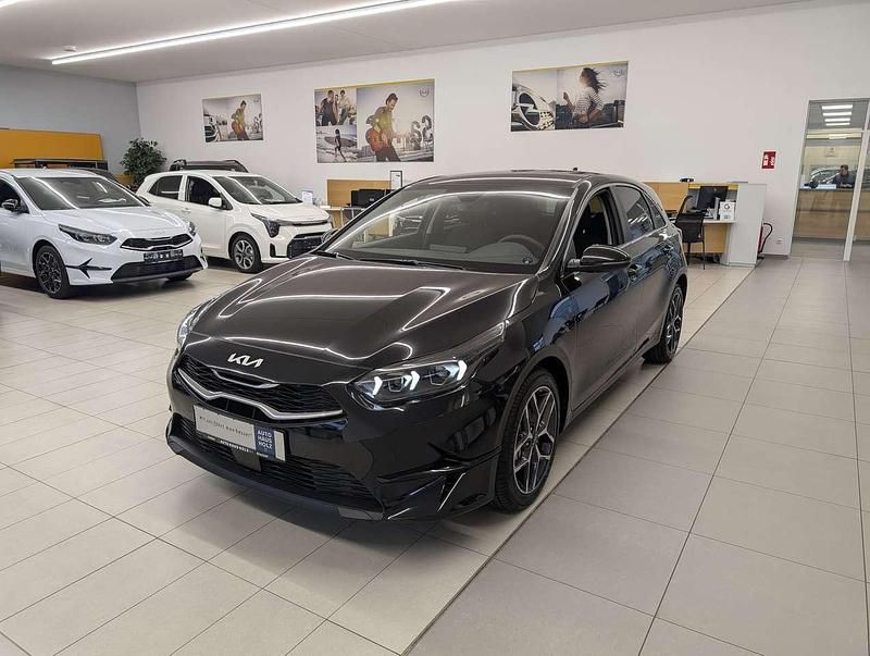 Zilinaschwarz Neu 2025 Kia Ceed 4 Limousine | 28.790 € (Fairer Preis) - Bild 1/4