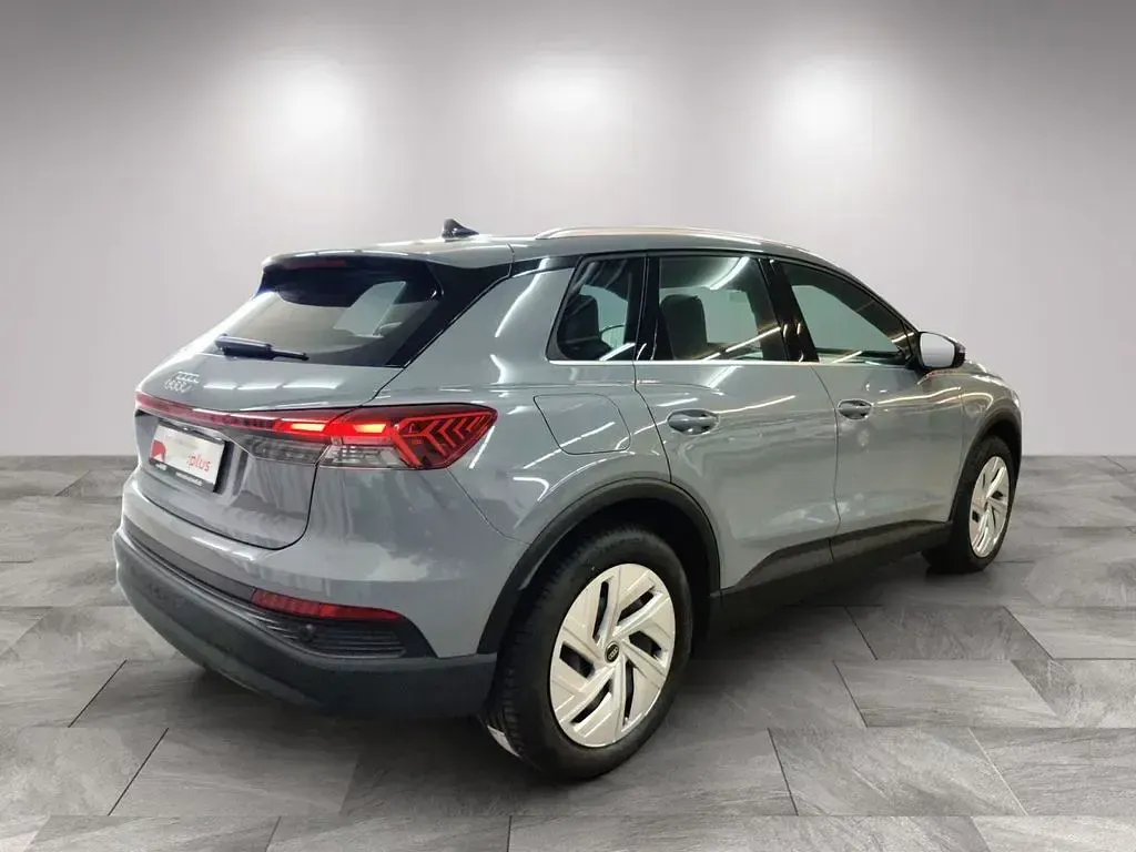 Usata Audi Q4 e-tron Ambiente 150 kW (204 CV) 2025 Grigio SUV