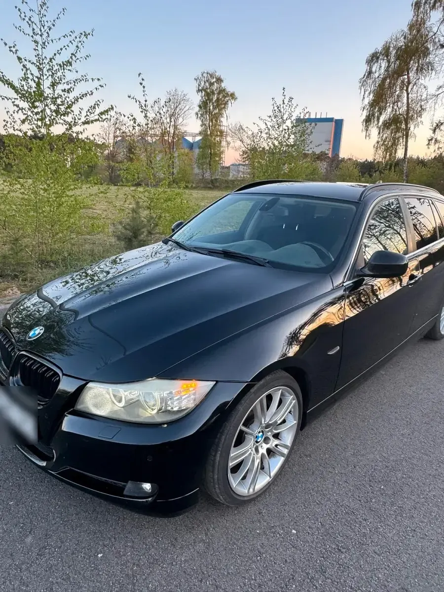 Gebraucht BMW 325 204 PS (150 kW) 2010 Schwarz Kombi