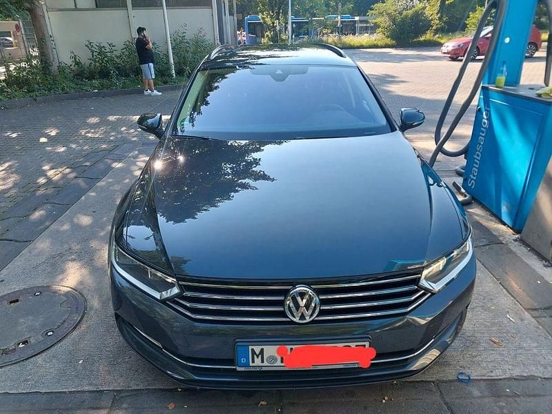 Schwarz Gebraucht 2019 VW Passat Comfortline Kombi | 13.290 € (Superpreis) - Bild 1/4