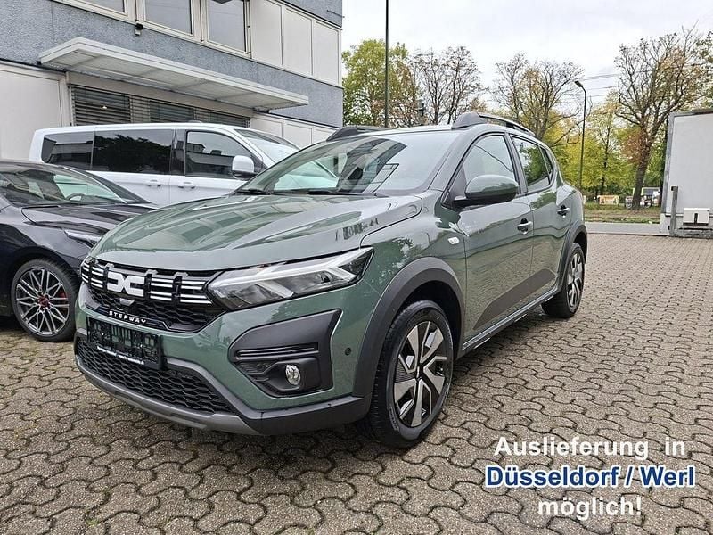 Neu Dacia Sandero Expression 91 PS (66 kW) 2025 Safari grün Kleinwagen
