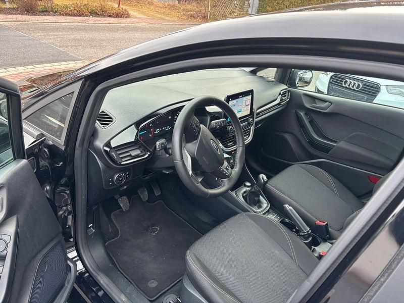 Gebraucht Ford Fiesta Cool & Connect 75 PS (55 kW) 2022 Schwarz Kleinwagen