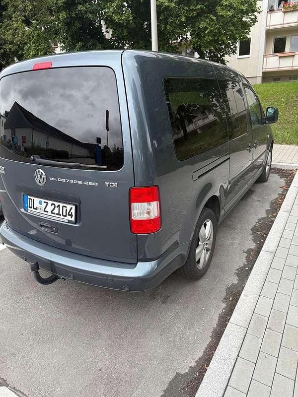 Grün Gebraucht 2010 VW Caddy Team Van / Kleinbus | 6.500 € (Fairer Preis) - Bild 1/4