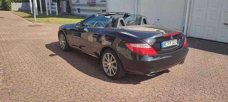 Gebraucht Mercedes SLK200 184 PS (135 kW) 2011 Schwarz Cabrio