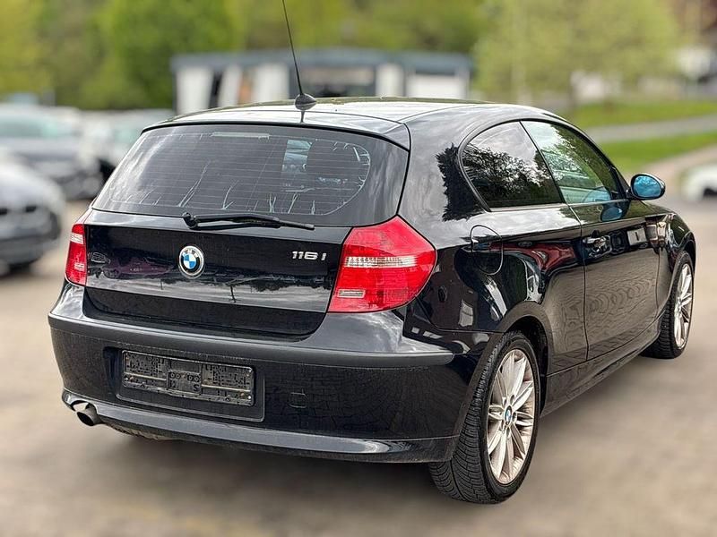 Second-hand BMW 116 Advantage 122 CP (89 kW) 2007 Negru Hatchback