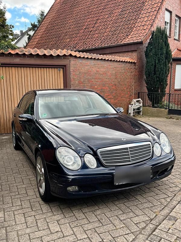 Blau Gebraucht 2004 Mercedes E280 Limousine | 3.500 € (Fairer Preis) - Bild 1/4