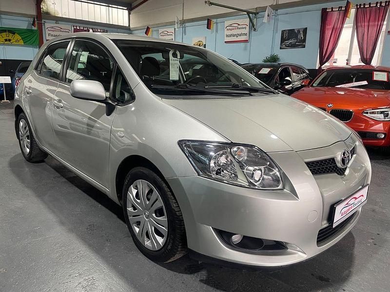 Gebraucht Toyota Auris 97 PS (71 kW) 2008 Beige Kleinwagen