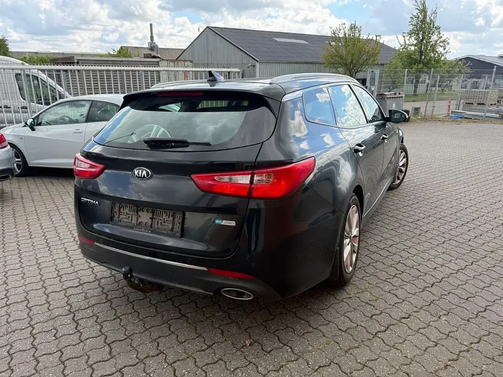 Gebraucht Kia Optima 141 PS (103 kW) 2016 Schwarz Kombi