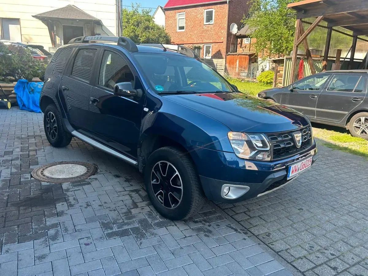 Gebraucht Dacia Duster Black Shadow 109 PS (80 kW) 2017 Blau SUV