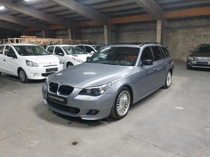 Gebraucht BMW 530 M Sport 218 PS (160 kW) 2005 Grau Kombi