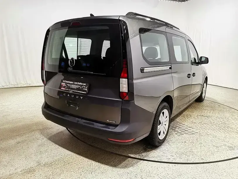 Usata VW Caddy 122 CV (89 kW) 2022 Grigio Monovolume