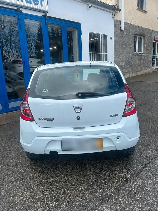 Gebraucht Dacia Sandero 75 PS (55 kW) 2009 Weiß Kleinwagen