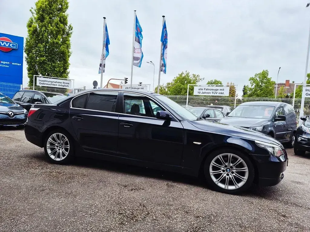 Gebraucht BMW 523 Sport Line 190 PS (139 kW) 2007 Blau Limousine