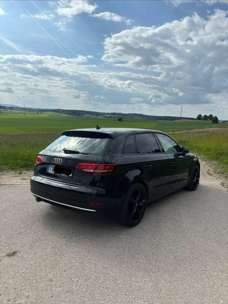 Gebraucht Audi A3 116 PS (85 kW) 2017 Schwarz Limousine