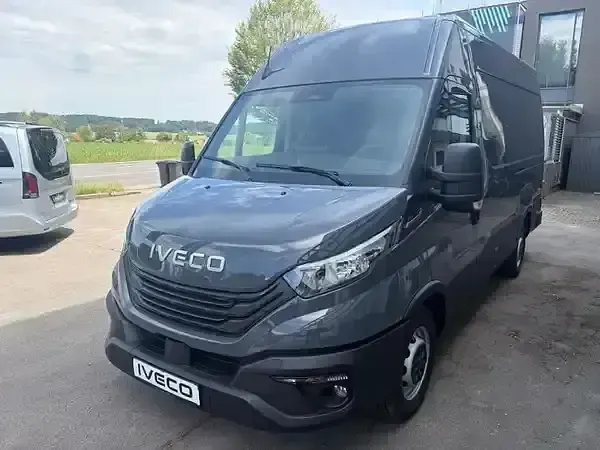 Gebraucht Iveco Daily 175 PS (128 kW) 2026 Grau mineralgrau metallic Van
