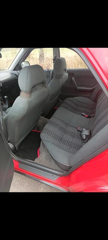 Gebraucht Mazda 323F 128 PS (94 kW) 1991 Rot Coupé