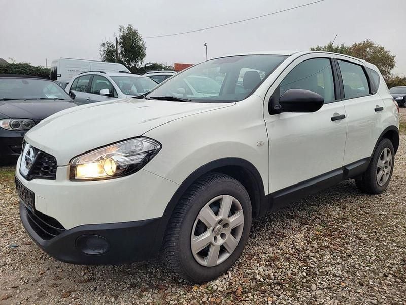 Gebraucht Nissan Qashqai Visia 141 PS (103 kW) 2011 Weiß SUV