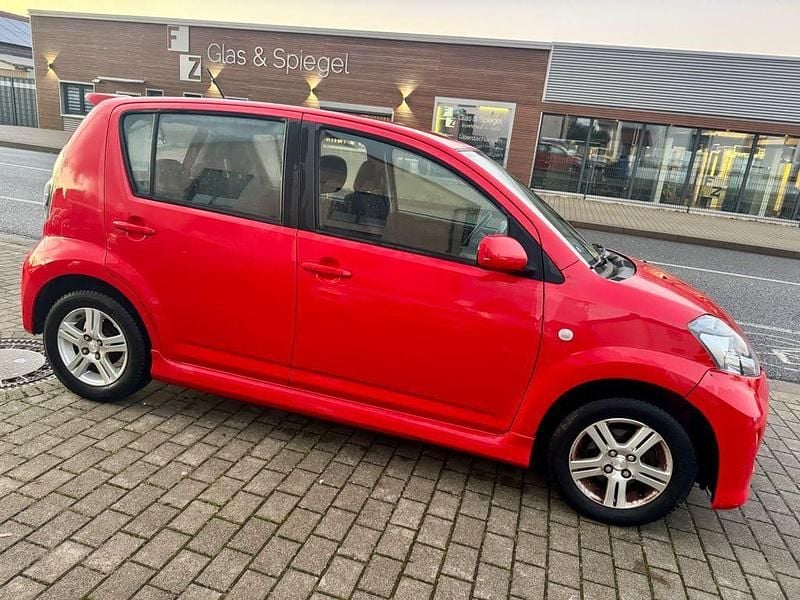 Gebraucht Daihatsu Sirion 103 PS (75 kW) 2008 Rot Kleinwagen