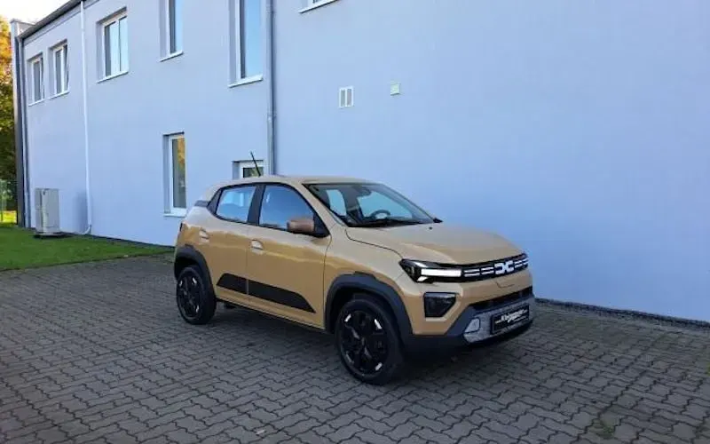 Second-hand Dacia Spring Extreme 47 kW (65 CP) 2024 Bej Hatchback