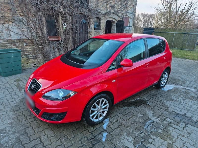 Gebraucht Seat Altea 105 PS (77 kW) 2013 Rot Van / Kleinbus