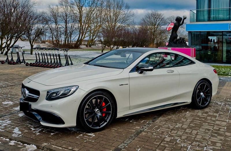 Weiß Gebraucht 2017 Mercedes S63 AMG AMG Coupé | 71.400 € (Etwas zu teuer) - Bild 1/4