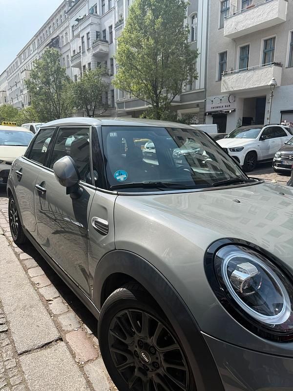 Grau Gebraucht 2020 Mini ONE Kleinwagen | 11.350 € (Guter Preis) - Bild 1/4