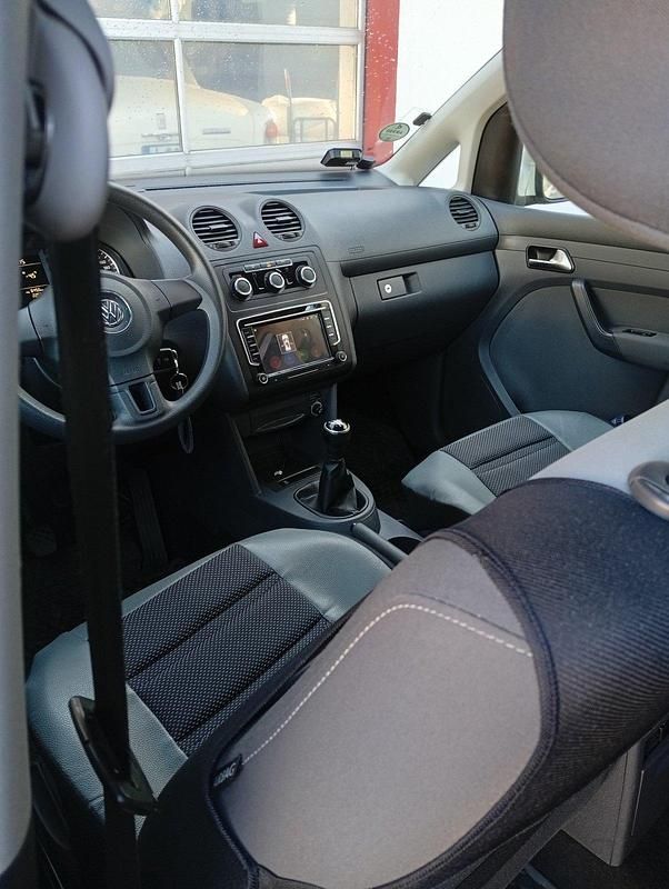 Gebraucht VW Caddy 105 PS (77 kW) 2011 Van / Kleinbus