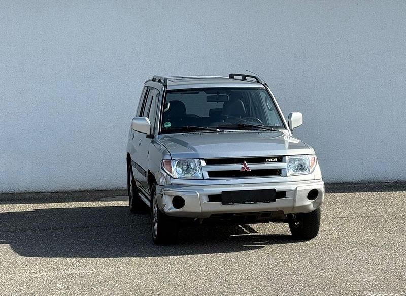 Grau Gebraucht 2003 Mitsubishi Pajero Instyle SUV | 1.999 € - Bild 1/4