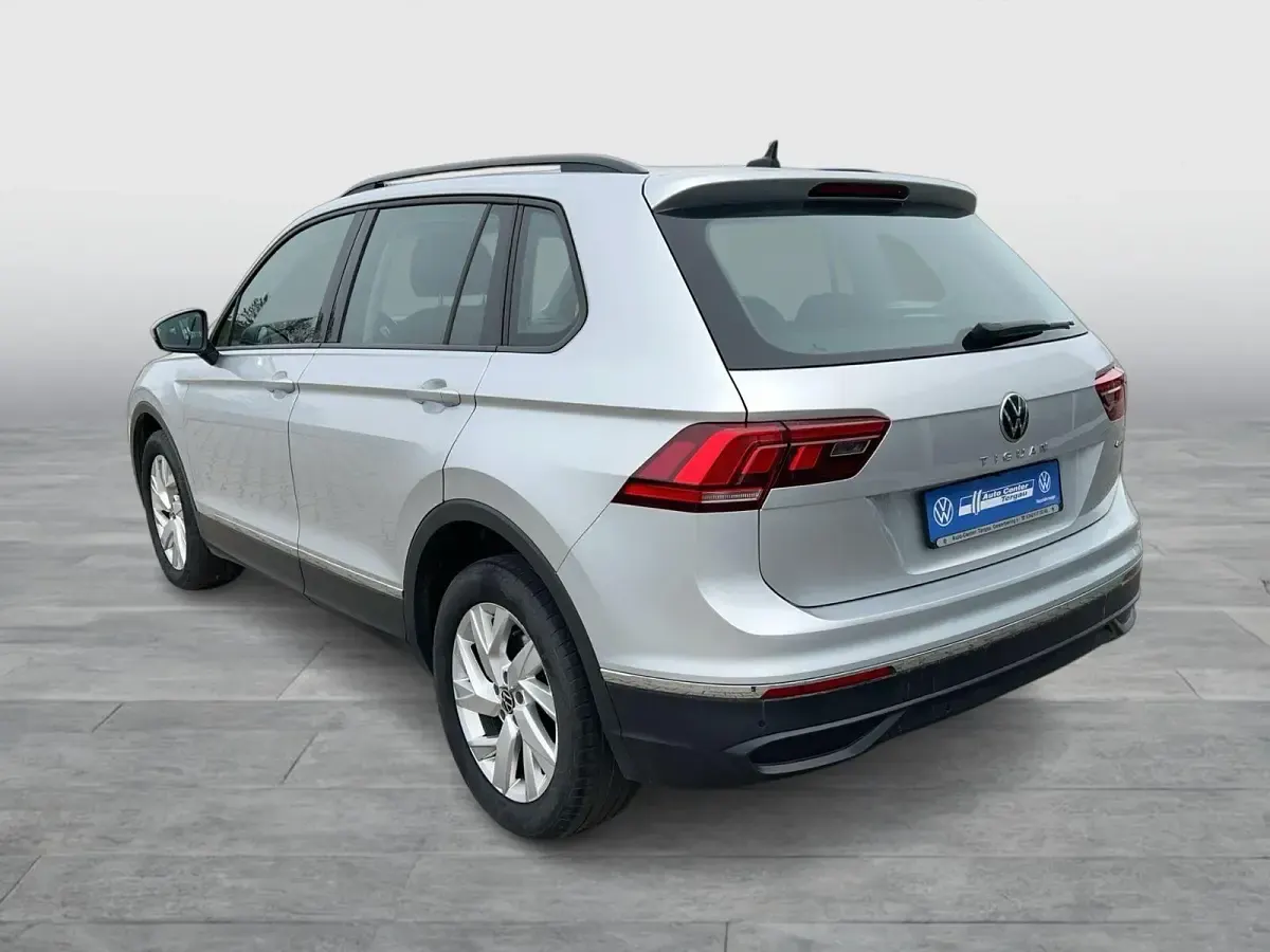 Gebraucht VW Tiguan Life 150 PS (110 kW) 2021 Silber SUV