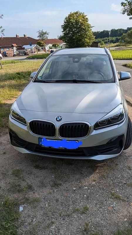 Silber Gebraucht 2019 BMW 218 Advantage Kombi | 16.700 € (Fairer Preis) - Bild 1/4