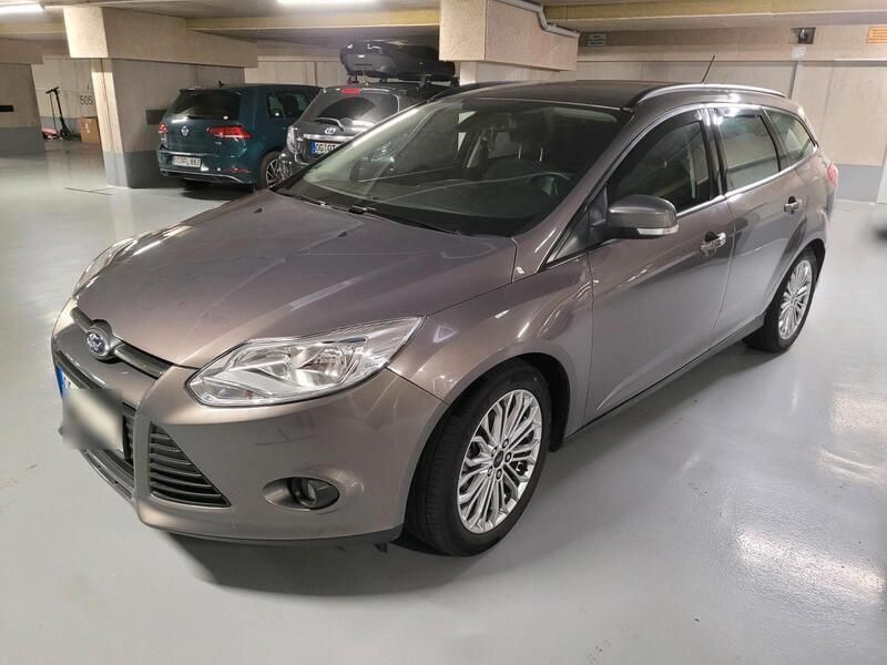 Silber Gebraucht 2015 Ford Focus Kombi | 7.900 € (Superpreis) - Bild 1/4