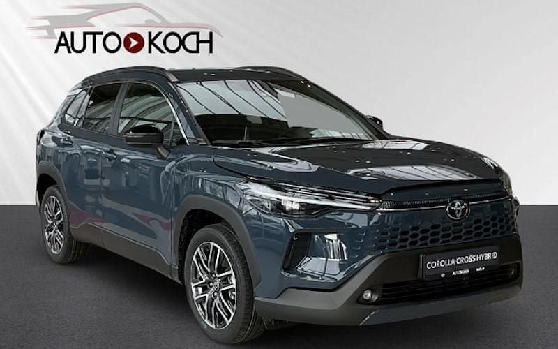 Neu Toyota Corolla Cross Team 197 PS (144 kW) 2026 Grau SUV