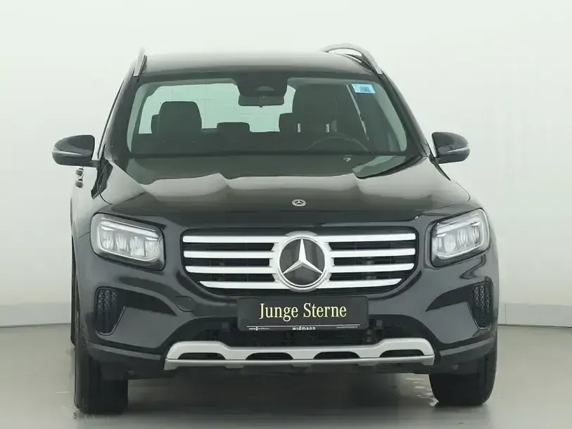 Gebraucht Mercedes GLB180 116 PS (85 kW) 2024 Metalliclack kosmosschwarz SUV