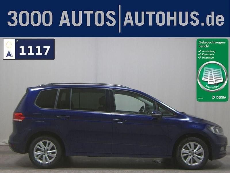 Blau Gebraucht 2021 VW Touran Comfortline Van / Kleinbus | 13.980 € (Superpreis) - Bild 1/4