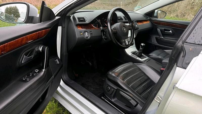 Second-hand VW CC 160 CP (117 kW) 2010 Argintiu Berlinǎ