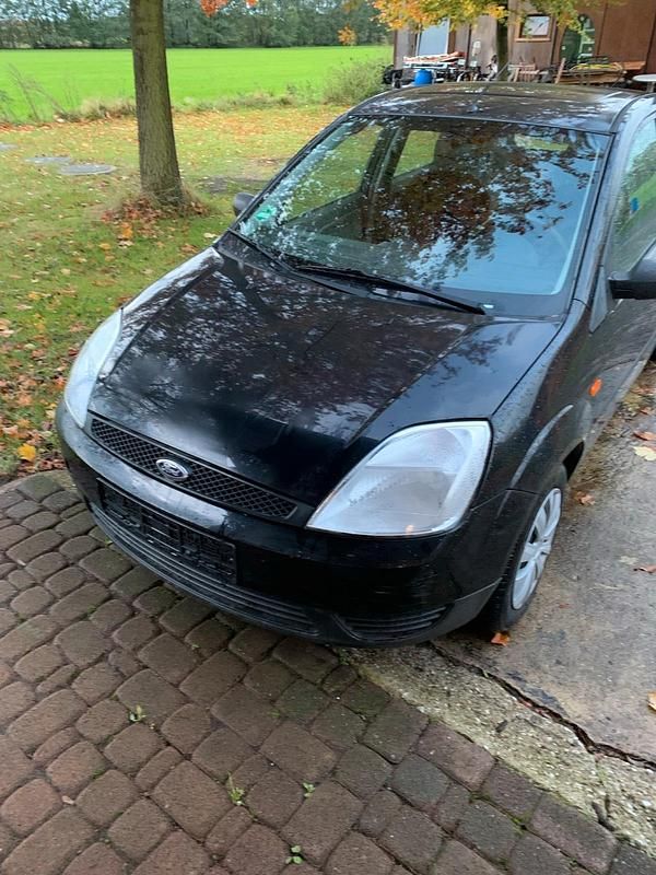 Schwarz Gebraucht 2002 Ford Fiesta Kleinwagen | 1.900 € - Bild 1/4