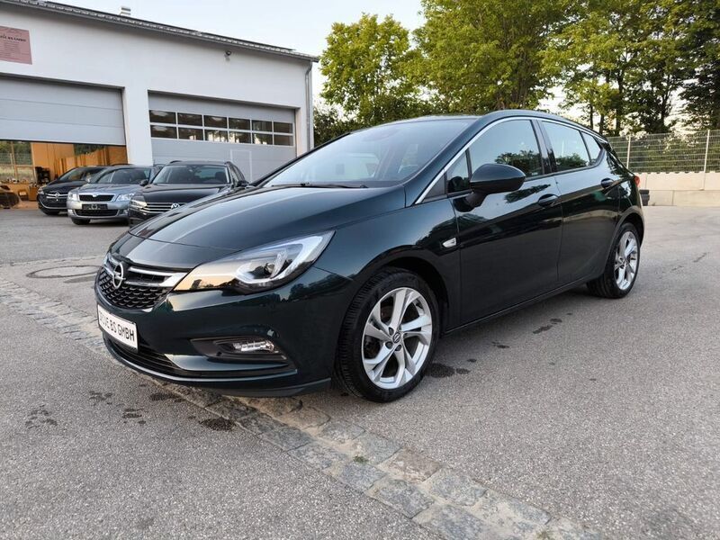 Grün Gebraucht 2016 Opel Astra Innovation Limousine | 11.300 € (Superpreis) - Bild 1/4