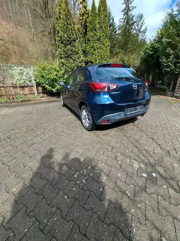 Gebraucht Mazda 2 Center-Line 90 PS (66 kW) 2016 Blau Limousine