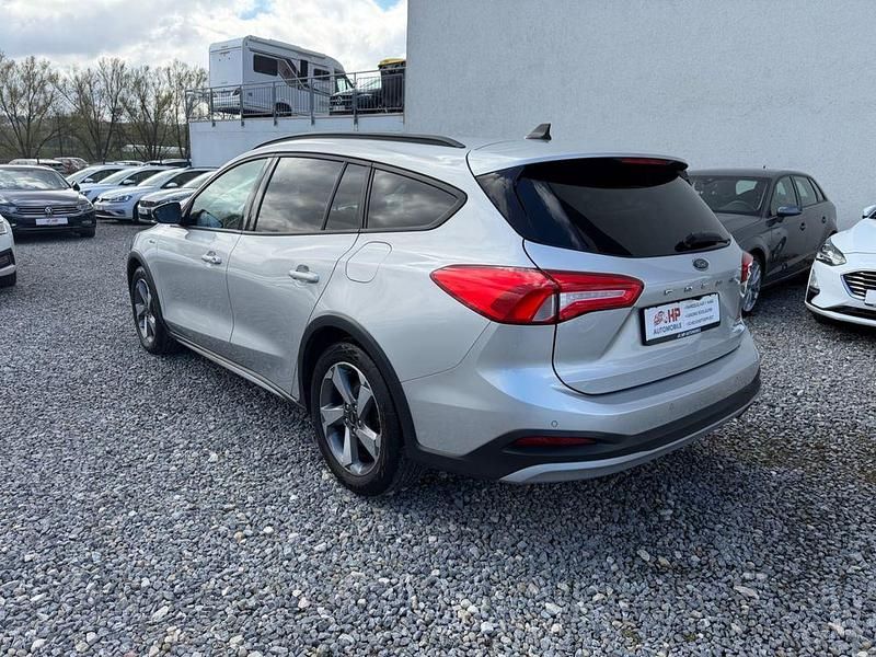Gebraucht Ford Focus Active 120 PS (88 kW) 2022 Silber Limousine