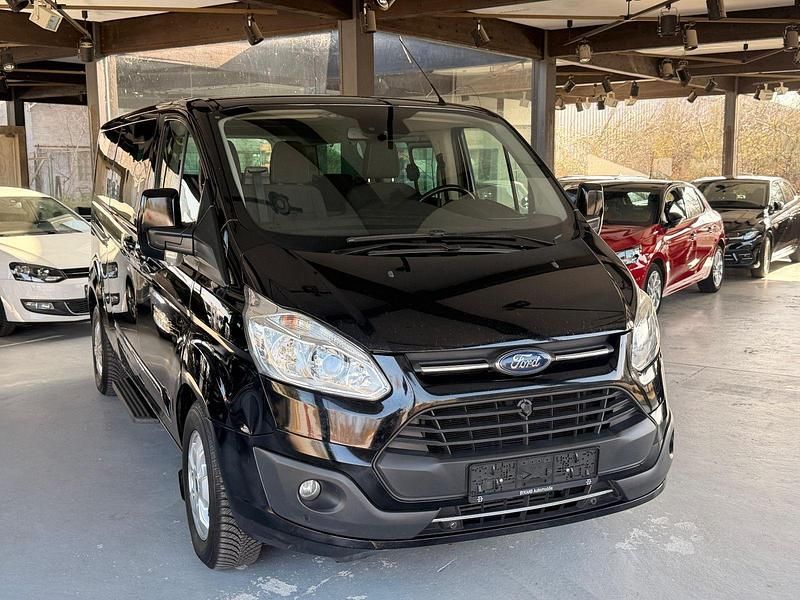 Gebraucht Ford Tourneo 131 PS (96 kW) 2016 Schwarz Van / Kleinbus