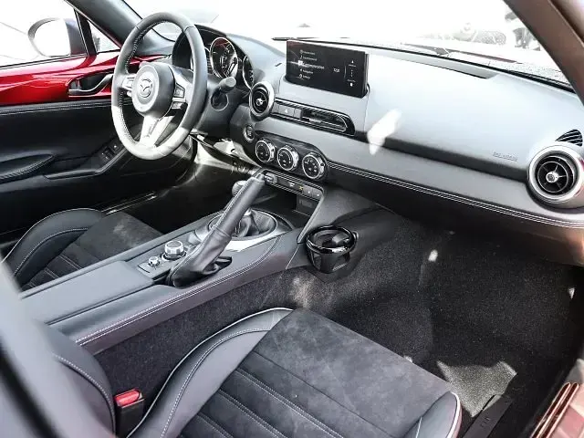 Neu Mazda MX5 Homura-Line 132 PS (97 kW) 2025 Rot Cabrio