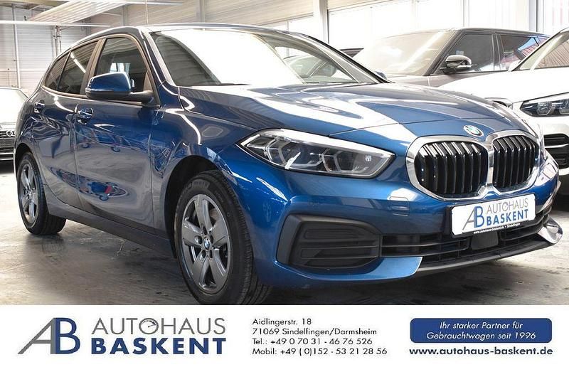 Blau Gebraucht 2022 BMW 118 Advantage Kleinwagen | 21.790 € (Fairer Preis) - Bild 1/4