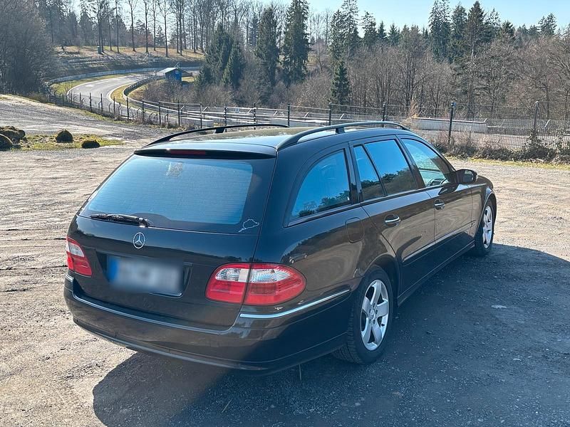 Gebraucht Mercedes E320 224 PS (164 kW) 2004 Schwarz Kombi