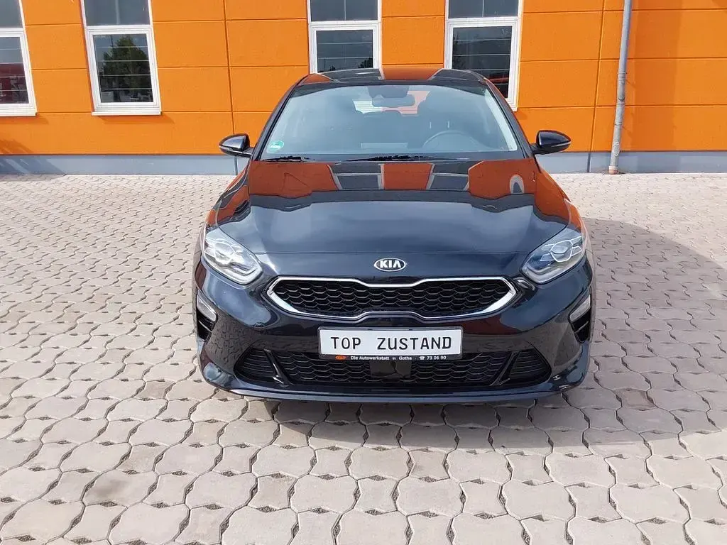 Gebraucht Kia Ceed Spirit 140 PS (102 kW) 2021 Schwarz Kleinwagen